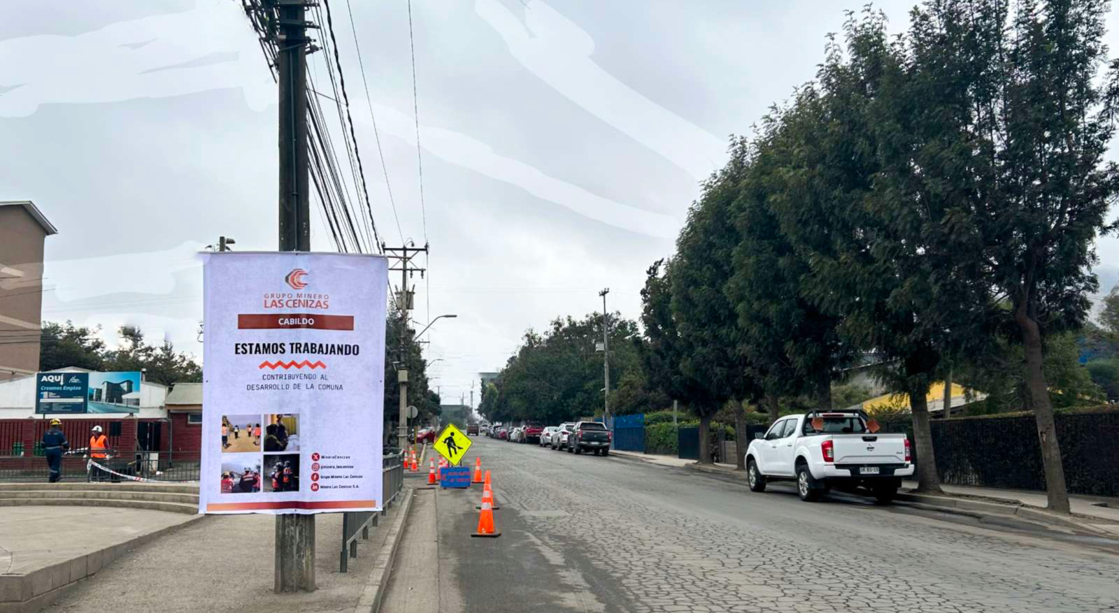 Calle con obras y señalización en Cabildo