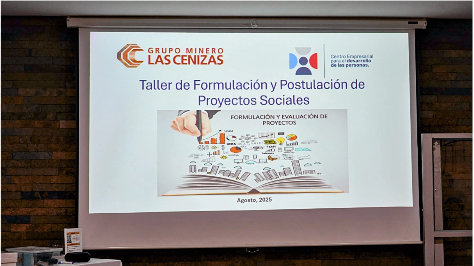 Presentación de taller sobre proyectos sociales