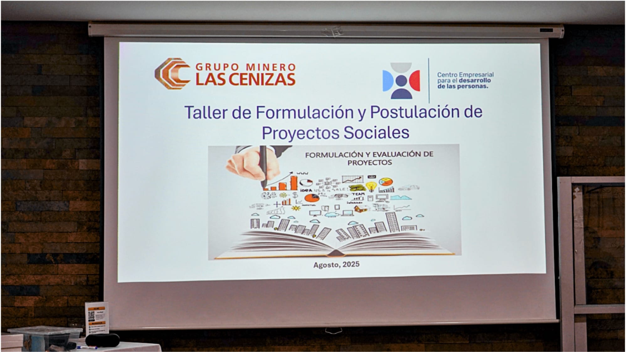 Presentación de taller sobre proyectos sociales