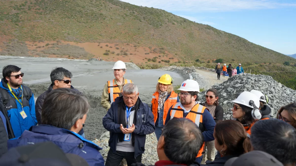 Desde la Seremi de Minería y la Delegación Presidencial indicaron que el "reporte entregado por las empresas mineras que cuentan con instalaciones portuarias, muelles, plantas y oficinas administrativas en el borde costero, fue positivo, por cuanto activaron sus protocolos de emergencia."