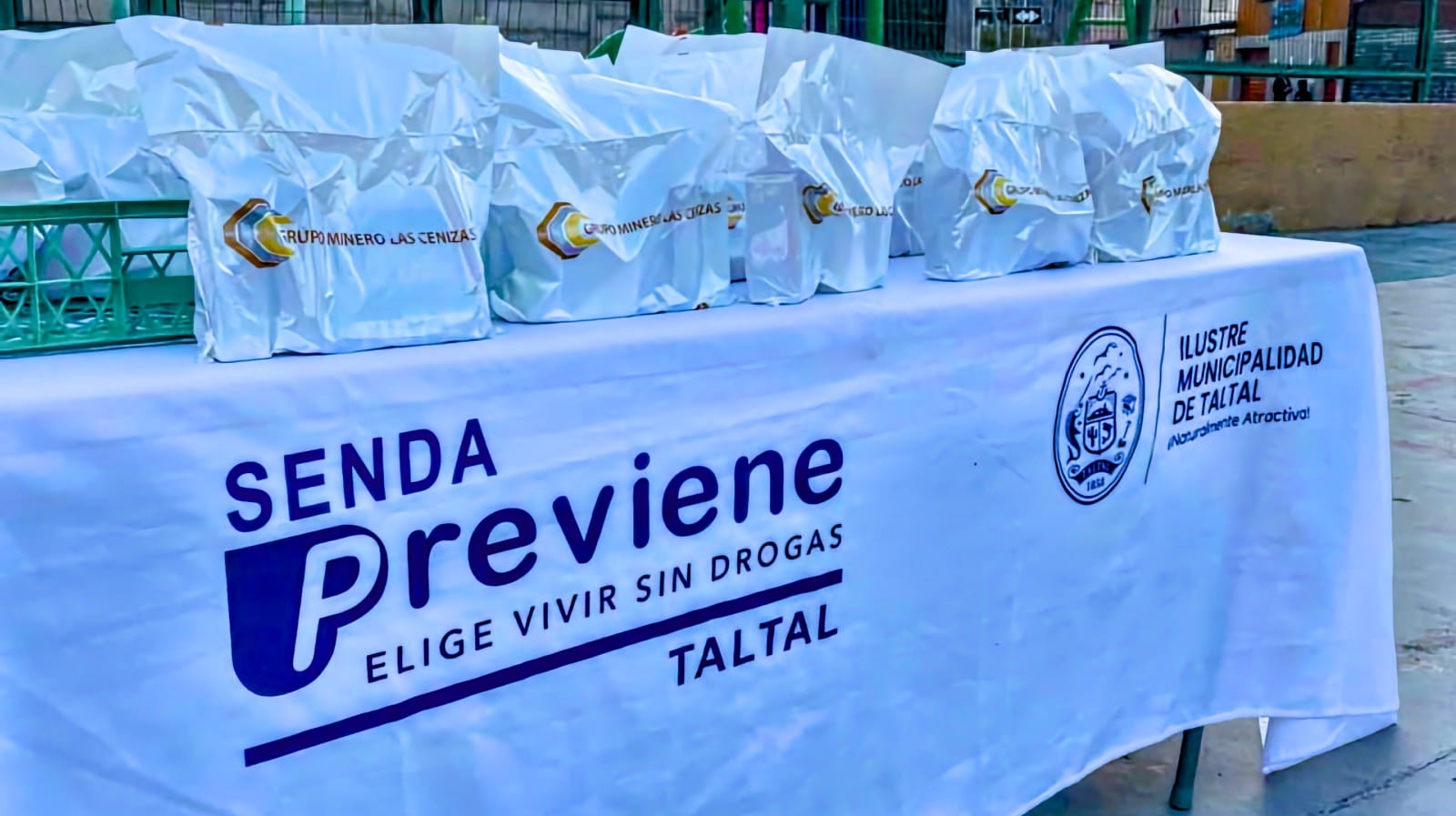 Mesa informativa SENDA Previene en Taltal